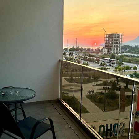Suncoast Suites Bar Exteriör bild