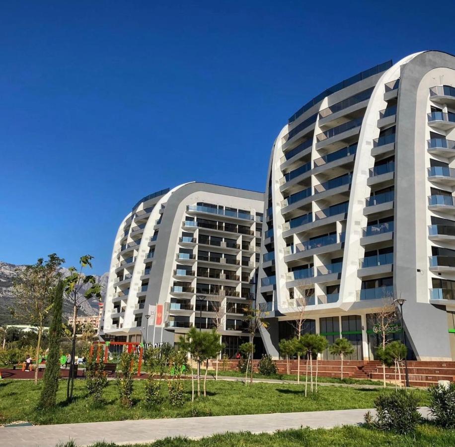 Suncoast Suites Bar Exteriör bild